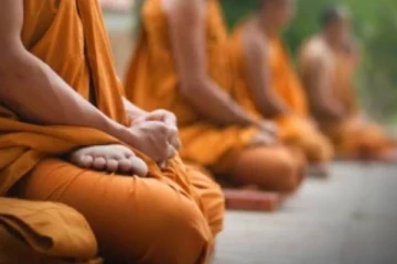 11 வயது சிறுவனை பாலியல் வன்கொடுமை செய்த மூன்று பிக்குகள் தப்பியோட்டம்!