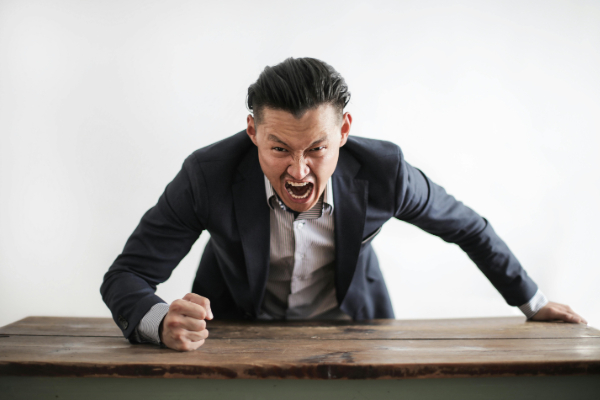 தங்களை எப்பொழுதும் வில்லனாகவே காட்டிக்கொள்ளும் 3 ராசிகள் | 3 Zodiac Who Shows Strong Outside But They Are Not