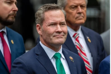 பதவி நீக்கப்பட்ட அமெரிக்காவின் பாதுகாப்பு ஆலோசகருக்கு புதிய நியமனம்