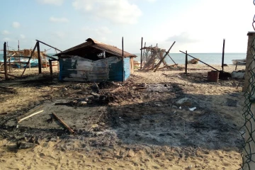 மன்னாரில் தீக்கிரையாக்கப்பட்டுள்ள மீன் வாடிகள் (VIDEO)