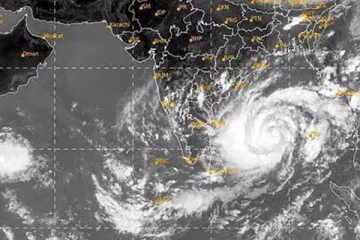 மீண்டும் 'மொக்கா' சூறாவளியின் தாக்கம் ஆரம்பம்!