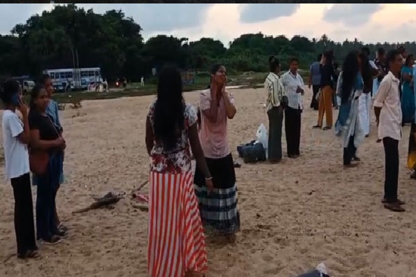 சுற்றுலா சென்றவேளை அனர்த்தம் : நால்வர் சடலமாக மீட்பு | Four Bodies Recovered After Tourist Accident சுற்றுலா சென்றவேளை அனர்த்தம் : நால்வர் சடலமாக மீட்பு | Four Bodies Recovered After Tourist Accident