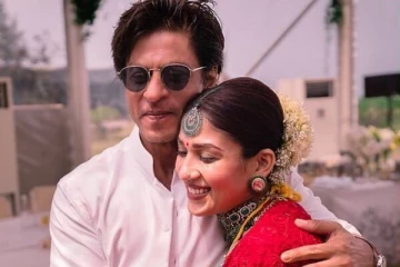 நயன்தாராவிற்கு முத்தம் கொடுத்து விடைபெற்ற ஷாருக்கான்.. நடிகையின் வீட்டிற்கு முன் கூடிய கூட்டம்