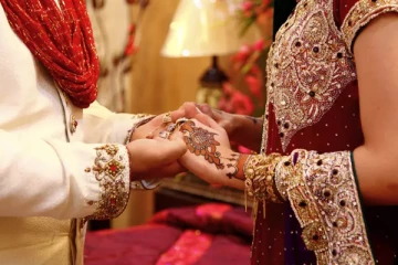 காதலுக்காக 13 பேரை கொன்ற இளம் பெண்; சினிமாவை மிஞ்சிய சம்பவம்!