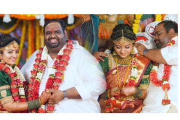 கழுத்தில் மஞ்சள் தாலி சரடில் மின்னிய மகாலக்ஷ்மி; பூரிப்பில் ரவீந்தர்…வெளியான புகைப்படம் - குவியும் வாழ்த்து!