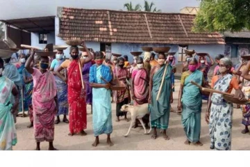 தடுப்பூசி போட்டால் தான் வேலை..திண்டாடி வரும் 100 நாள் வேலை திட்ட பெண்கள்