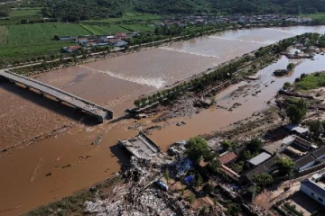 சீனாவை மூழ்கடித்த பெருவெள்ளம்... அதிகரித்த இறப்பு எண்ணிக்கை