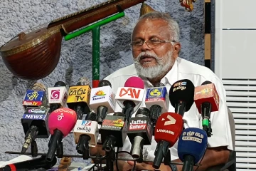 வடக்கு தமிழர்களிடம் ஜனாதிபதி வேட்பாளர்கள் கேட்டுள்ள விடயம் : அமைச்சர் டக்ளஸ் விசனம்