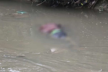 ඉණෙන් පහල නැති මළ සිරුරක් කැළණි ගඟෙන් හමුවෙයි..