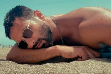 பாலிவுட்டின் 90களில் டாப் நாயகனாக வலம் வந்த ஷாகித் கபூர் போட்டோஸ்