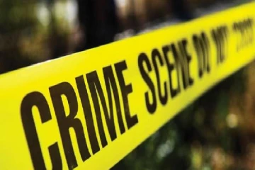 ஒருவரை வாளால் வெட்டி எரியூட்டி கொலை செய்த பெண்