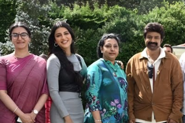 31 வயதான அம்மாவை ஸ்ருதிக்கு அறிமுகப்படுத்திய 62 வயது நடிகர்.. லீலையின் உச்சக்கட்டம் | Fans Trolling Veera Simha Reddy Movie