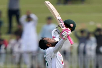 பாகிஸ்தானை அலறவிட்ட வங்காளதேச வீரர்.! 2 வரலாற்று மைல்கல்லை எட்டி சாதனை