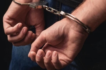 කෝටි එකහමාරක වටිනාකමින් යුත් රත්රන් බුදු පිළිම 03 ක් උණු කිරීමට ගිය පුවතක්.