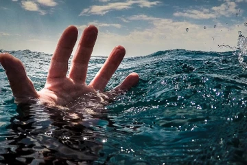 நீரில் மூழ்கி இரு பாடசாலை மாணவர்கள் உயிரிழப்பு