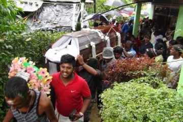 தனவந்தரின் வீட்டில் சடலமாக மீட்கப்பட்ட சிறுமி! பலரின் கண்ணீருக்கு மத்தியில் நல்லடக்கம்(Photos)