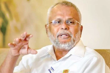 கடலட்டைப் பண்ணைகள் அனைத்தையும் சட்ட ரீதியாக மாற்றிக் கொள்ளவும்: டக்ளஸ் தேவானந்தா