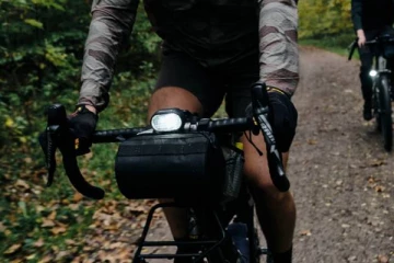 சாலைகளில் சைக்கிள் ஓட்டிகளுக்கு தனிப்பாதை அமைத்து கொடுத்த நாடு!