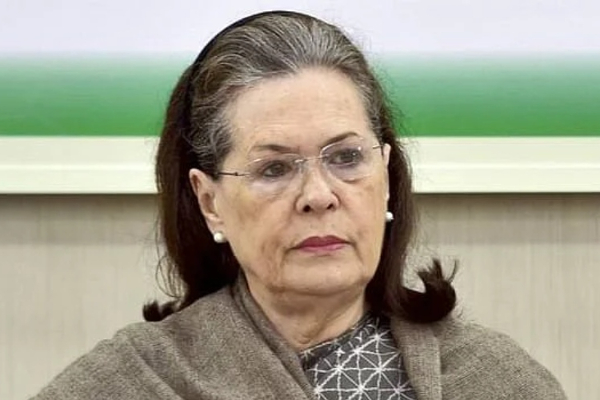 நெருக்கடியில் சிக்கித் தவிக்கும் இலங்கைக்கு இந்தியா தொடர்ந்து உதவி செய்ய வேண்டும் - சோனியா காந்தி - தமிழ்நாடு