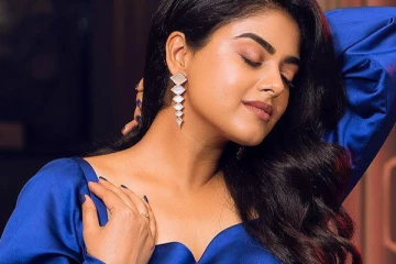 வெந்து தணிந்தது காடு பட ஹீரோயின் சித்தி இத்னானி - கவர்ச்சி புகைப்படங்கள்