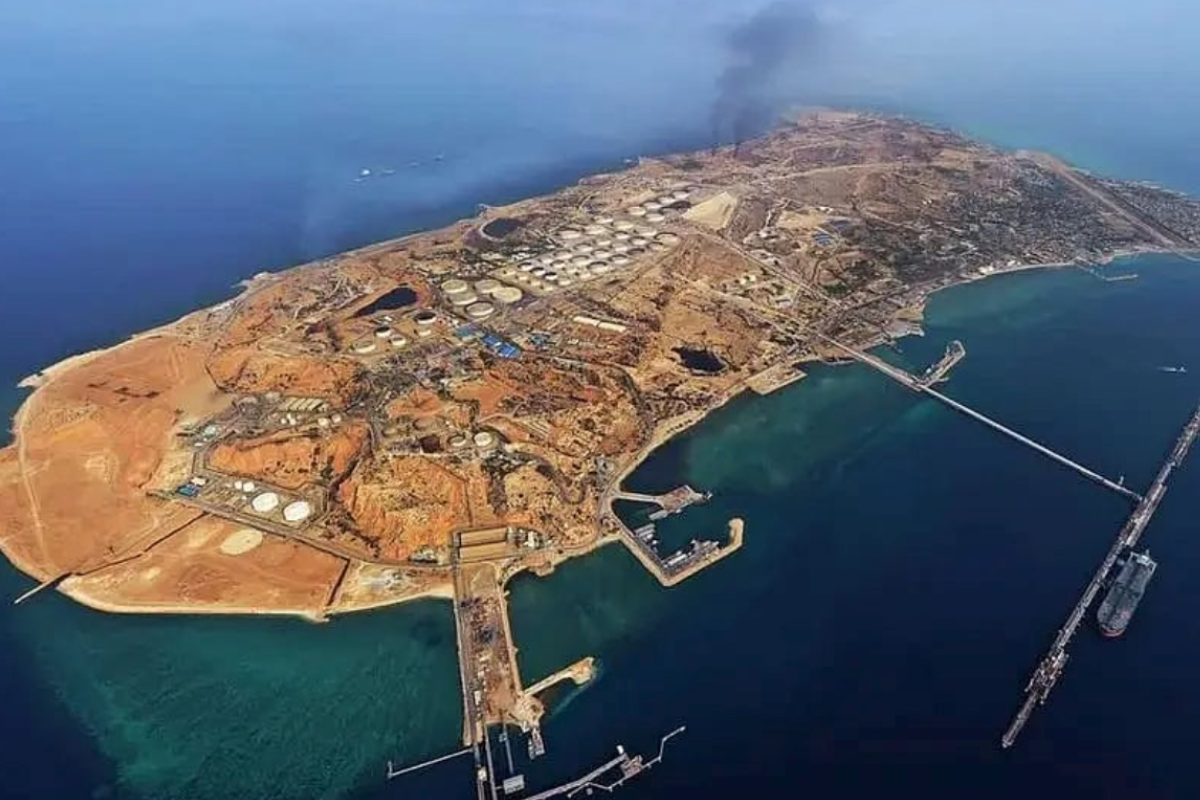 ஈரானின் ஆணிவேரை குறிவைத்து தாக்குதல்.. உறுதிபடுத்தியது அமெரிக்கா! | Explosions On Strategic Kharg Island Mehr Says