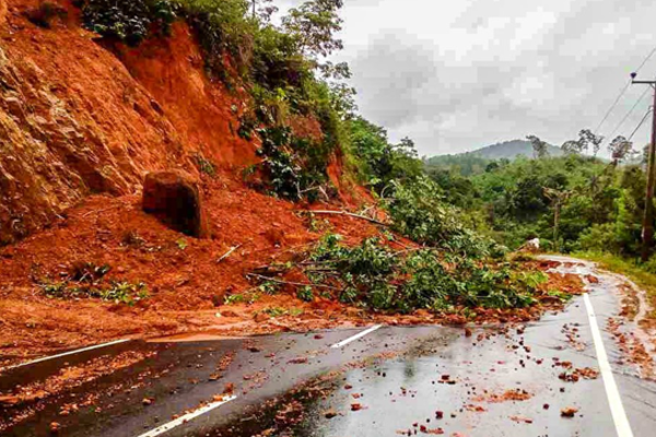 நாட்டின் 9 மாவட்டங்களுக்கு மண்சரிவு அபாய எச்சரிக்கை! | Landslide Warning Issued For 9 Districts Lanka