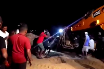 கடலுக்கு சென்றவர்களுக்கு இன்ப அதிர்ச்சி - எதிர்பாராமல் கிடைத்த அதிர்ஷ்டம்