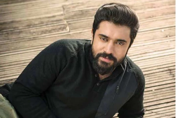 உடல் எடை கூட்டி குண்டாக... ஆளே மாறி போன நடிகர் நிவின் பாலி - ரசிகர்கள் அதிர்ச்சி