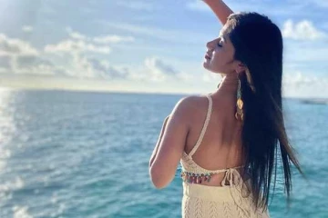 ஒரு எபிசோட்டுக்கு ரூ. 18 லட்சம்!! 24 வயதில் ரூ. 250 கோடி சொத்துக்கு சொந்தக்காரியான நடிகை