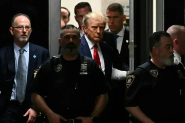 நீதிமன்றத்திலிருந்து சிறப்பு விமானத்தில் புளோரிடா பயணமான டொனால்ட் டிரம்ப்