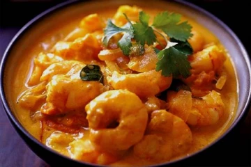 நாவூரும் சுவையில் இறால் குழம்பு: இனிமேல் இப்படி ட்ரை பண்ணி பாருங்க