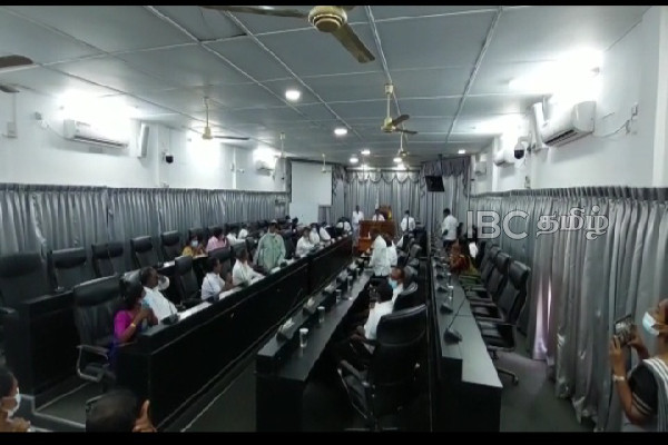 மீண்டும் முதல்வராக கடமைகளைப் பொறுப்பேற்ற ஆர்னோல்ட்! | Jaffna Municipal Council Mayor Gazette Release Sl