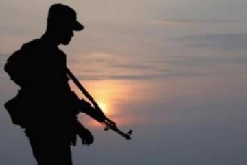 யாழில் கடமையில் இருந்த இராணுவ சிப்பாய் சூட்டு காயங்களுடன் சடலமாக மீட்பு