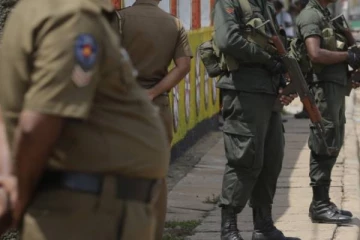 இராணுவ வீரரால் பொலிஸ் அதிகாரிக்கு நேர்ந்த நிலை!