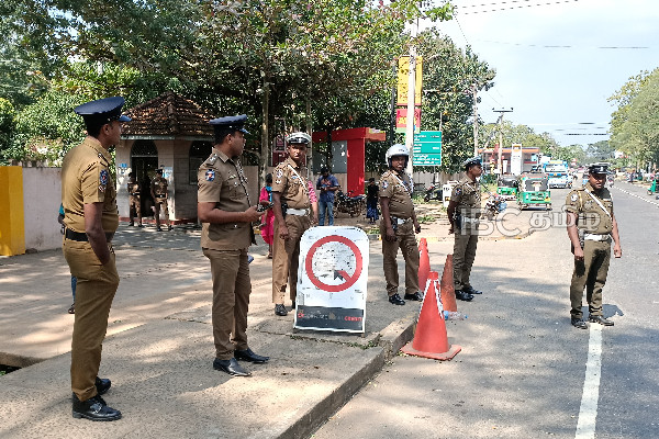 அதிரடிப்படையின் தீவிர பாதுகாப்புடன் வேட்பு மனுத்தாக்கல்! | Local Election Nomination In Vavuniya Stf Security