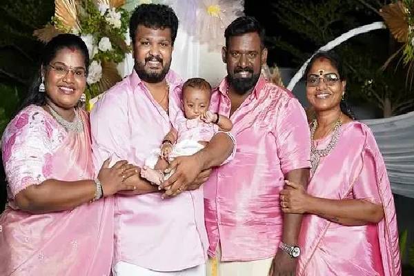 இறுதியாக தனது பேரனின் கைகளுடன் தன் கையை இணைத்த ரோபோ சங்கர்! வைரலாகும் காணொளி | Roboshanker Family 3D Casting Video Viral