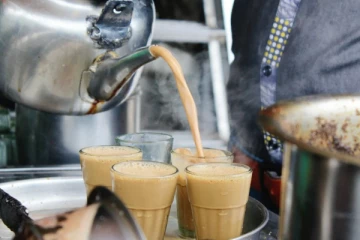 சாலை விபத்தை குறைக்க ஓட்டுனர்களுக்கு இலவச 'டீ'.., அரசின் அதிரடி திட்டம்