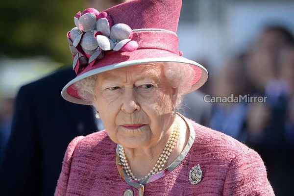 பிரித்தானிய அரண்மனைக்குள் நுழைந்த மர்ம நபர்! | A Mysterious Person Entered The British Palace