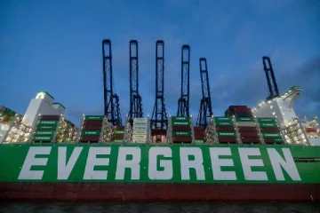 அந்த மனசு தான் சார் கடவுள்..! ஊழியர்களுக்கு 5 ஆண்டு சம்பளத்தை போனஸ் ஆக கொடுக்கும் நிறுவனம்