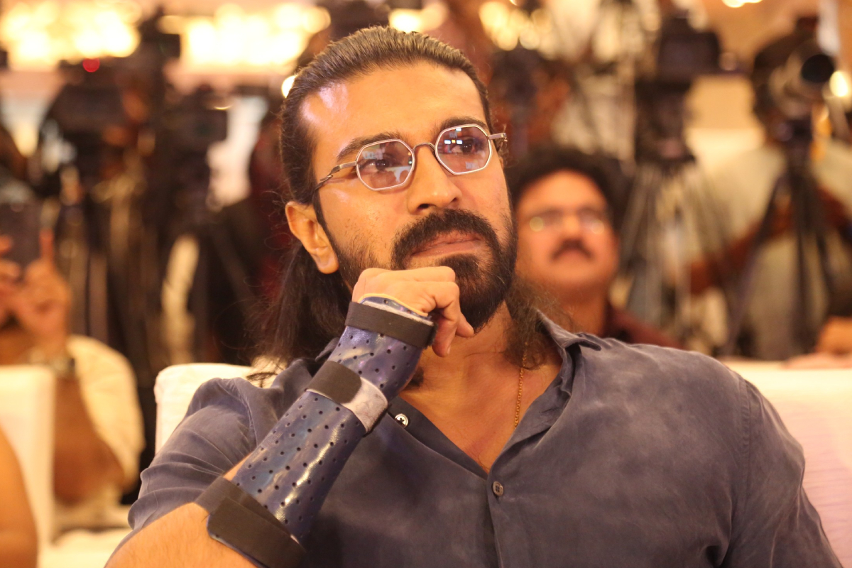 கோயம்புத்தூர் மருத்துவமனையில் அனுமதிக்கப்பட்டுள்ள ராம் சரண்.. காரணம் என்ன? | Ram Charan Hospitalized In Coimbatore For Surgery