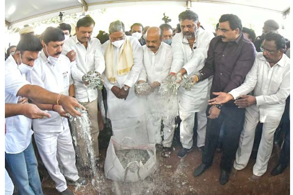 அரசு மரியாதையுடன் புனித் ராஜ்குமார் உடல் நல்லடக்கம் - இறுதிச் சடங்கு புகைப்படங்கள் | Cinema Punith Rajkumar Samugam