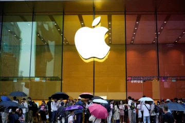 ஆப்பிள் நிறுவனம் மீது அதிரடி வழக்கு தொடர்ந்த அமெரிக்கா