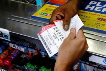 2 ஆண்டுகளுக்கு முன் லொட்டரி டிக்கெட் வாங்கிய நபருக்கு இப்போது அடித்த ஜாக்பாட்! ஆச்சரிய தகவல்