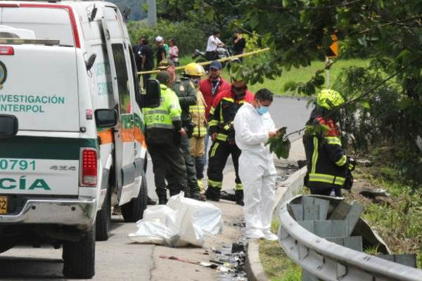 கொலம்பியாவில் பாடசாலை பஸ் கோர விபத்து; 17 பேர் உயிரிழப்பு | School Bus Accident In Colombia 17 Killed