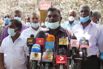 விவசாய அமைப்புகள் கூட்டத்தில் இருந்து விவசாயிகள் வெளிநடப்பு