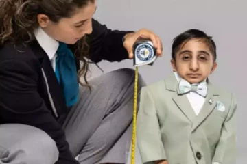 உலகின் குள்ளமான மனிதர் இவர்தான்... கின்னஸ் சாதனைப் புத்தகத்தில் இடம்பிடிப்பு