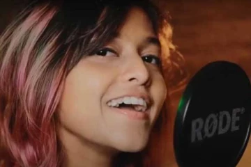 சாதனைக்கு மேல் சாதனை படைக்கும்  பாடகி யொஹானி டி சில்வாவின் 'மெனிகே மகே ஹிதே'