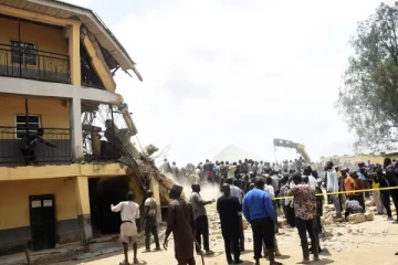நைஜீரியாவில் பள்ளிக்கூடம் இடிந்து விழுந்து 12 பேர் மரணம்