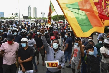 காலி முகத்திடல் மக்கள் போராட்டத்தில் தமிழில் பாடப்பட்ட தேசிய கீதம்