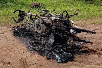 திருகோணமலையில் விவசாயி ஒருவரின் மோட்டார் சைக்கிளுக்கு விசமிகள் ஏற்பட்ட நிலை